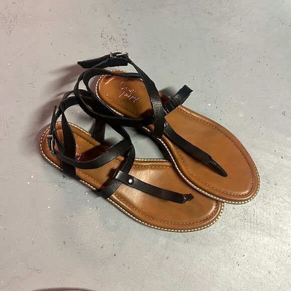 Size 9.5 Crown Vintage Sandals - Picture 2 of 3